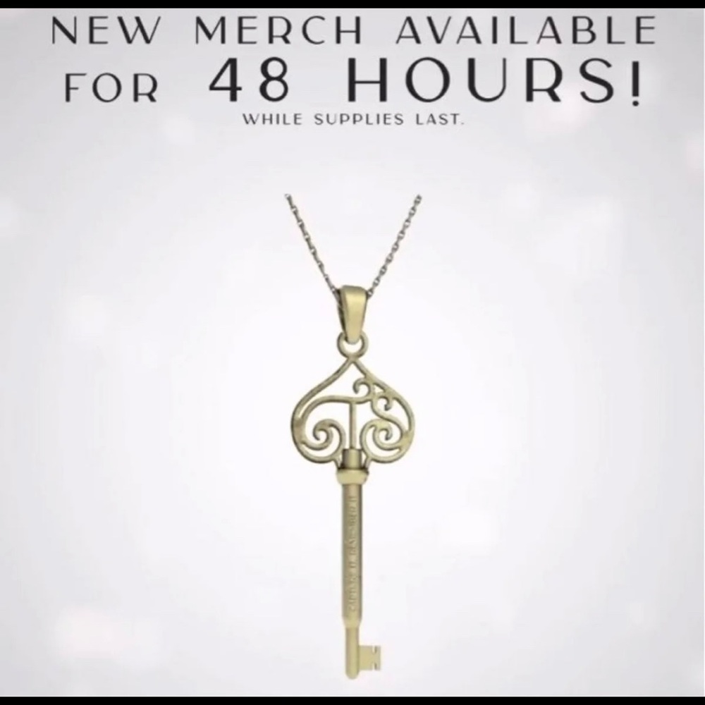 taylor swift fearless key necklace gold jewelry TV - Picture 4 of 13
